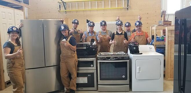 expert appliance repair technician